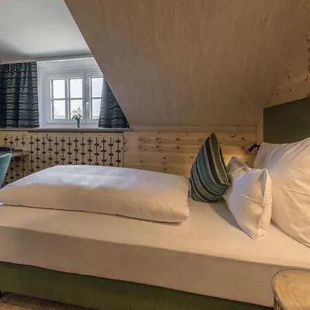 Hotel Schaefflerwirt 3*